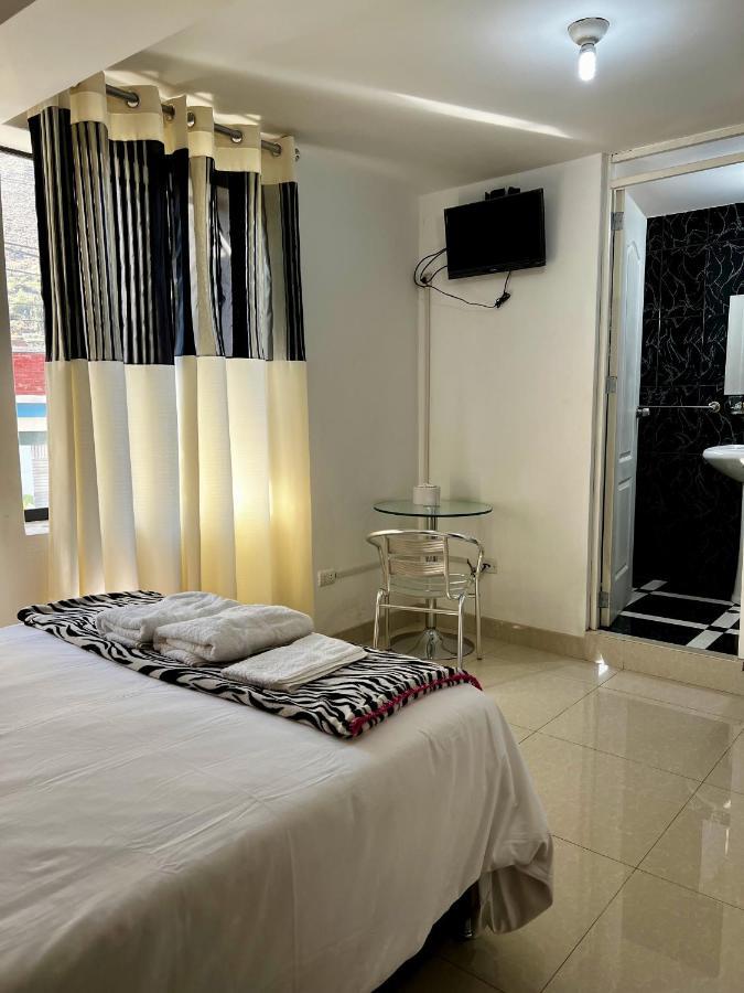 Hostal Santa Rosa Caraz エクステリア 写真